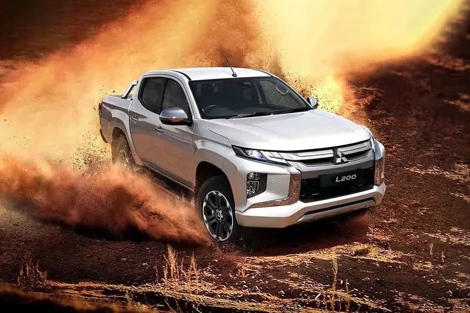 Mitsubishi L200 Right Side Front View Mitsubishi L200 Right Side Front View