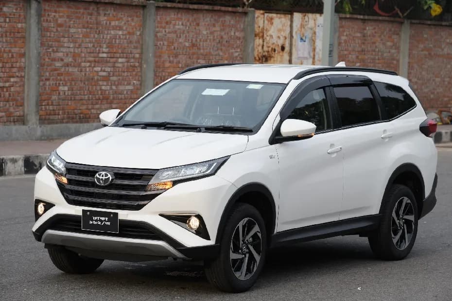 Toyota Rush Left Side Front View Toyota Rush Left Side Front View